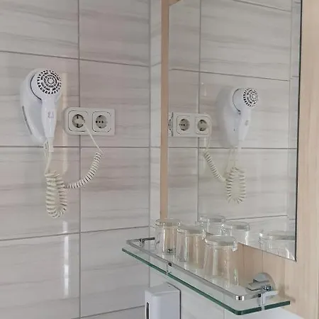 Rozsa Csarda 3*